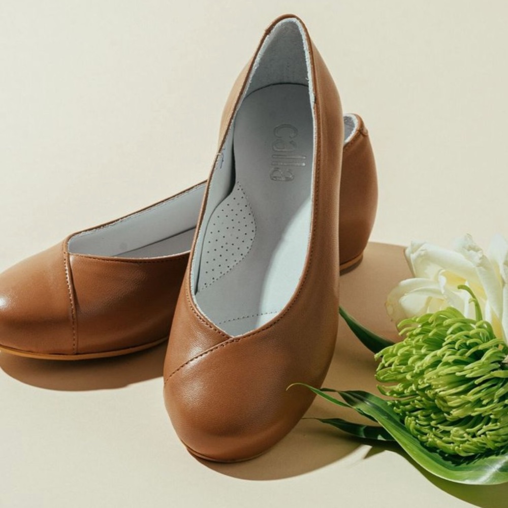 Calla - Charlotte Tan in size 42